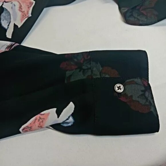 Banana Republic Ladies Semi Sheer Pullover Blouse Black Floral Print Size XS - Picture 4 of 6